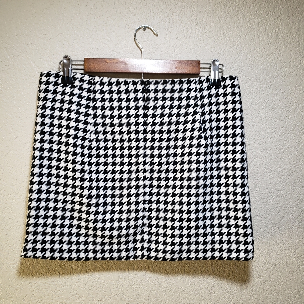 Express Design Studio Houndstooth Design Skirt - image 4